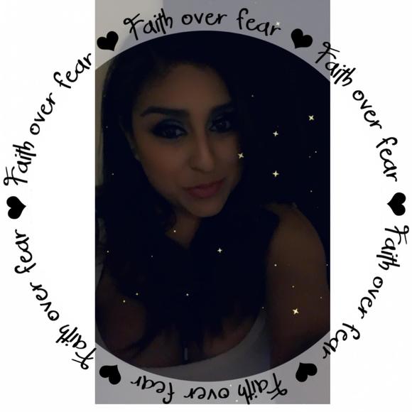 Profile Picture of Paula Alvarado (@pmalvarado21) on Poshmark