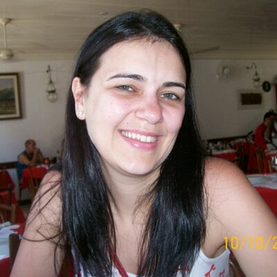 Profile Picture of Carla Cirillo Dias (@CirilloDias) on Twitter