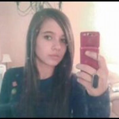 Profile Picture of Holly Mullins (@iluvpeaches4eva) on Twitter