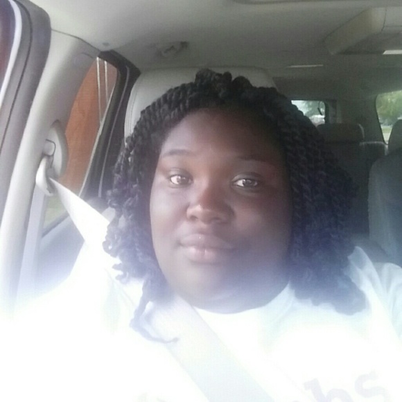 Profile Picture of Cornetta Henery (@monjae24) on Poshmark