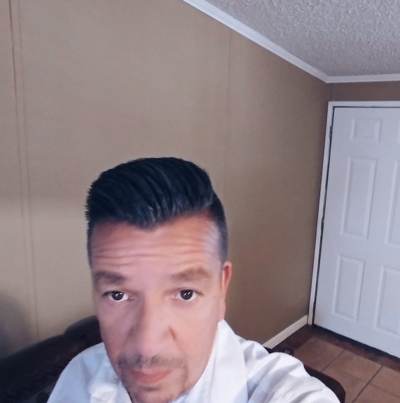 Profile Picture of Pete Rivas (@peterivas) on Poshmark