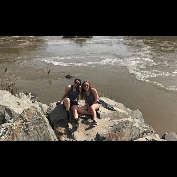 Profile Picture of Ally Bonavia (@abon113) on Poshmark