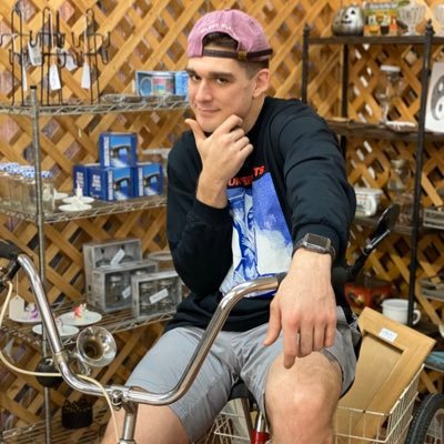 Profile Picture of Dill (@CollinDillard) on Twitter