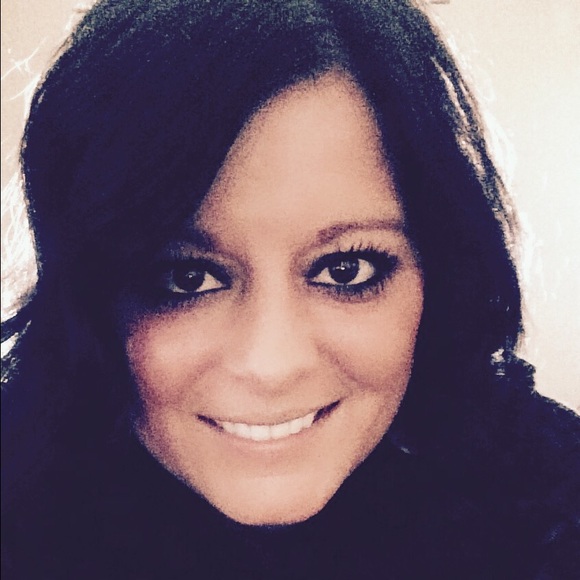 Profile Picture of Jen Pummell (@jpummell4) on Poshmark