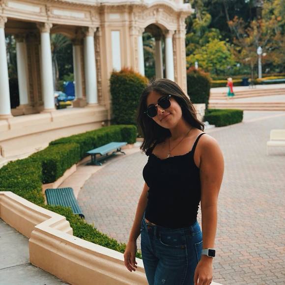 Profile Picture of Sarah Chapekis (@chapekiss) on Poshmark