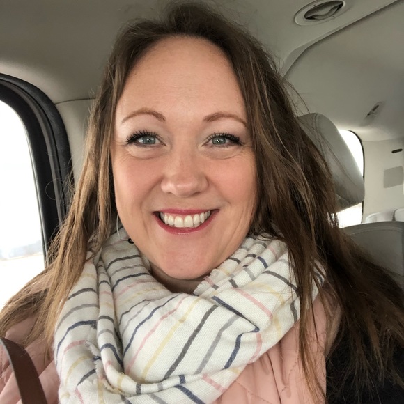 Wendy Yelland - Poshmark Profile Picture of Wendy Yelland (@wyelland) on Poshmark