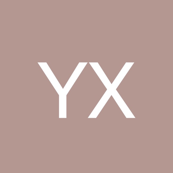 Profile Picture of Yiping Xu (@22yx1) on Poshmark