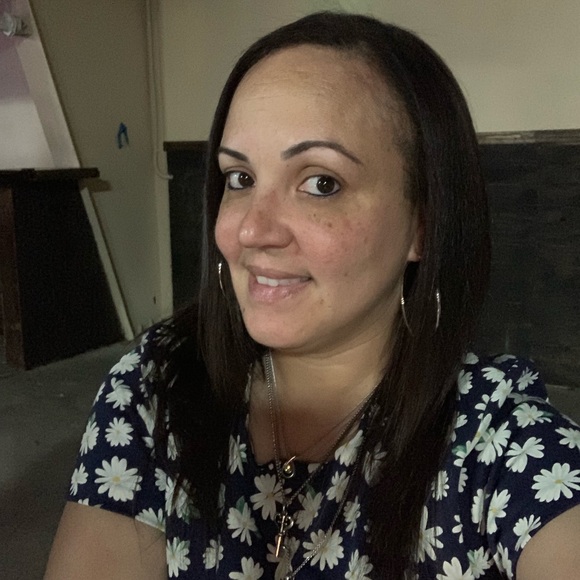 Profile Picture of Wanda Booker (@jesibooker) on Poshmark