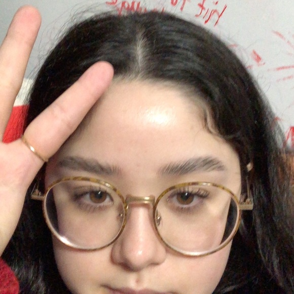 Profile Picture of Jade Yu (@jadiee_yuu04) on Poshmark