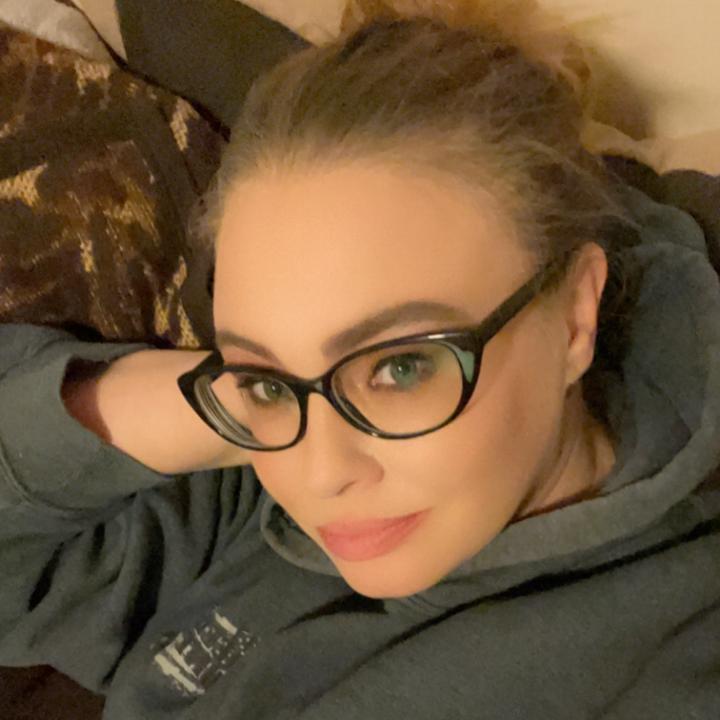 Profile Picture of Lindsay Karr (@lindsayluhu) on Tiktok