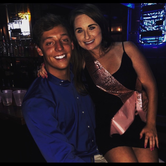 Profile Picture of Georgia Cetti (@georgiagriff23) on Poshmark