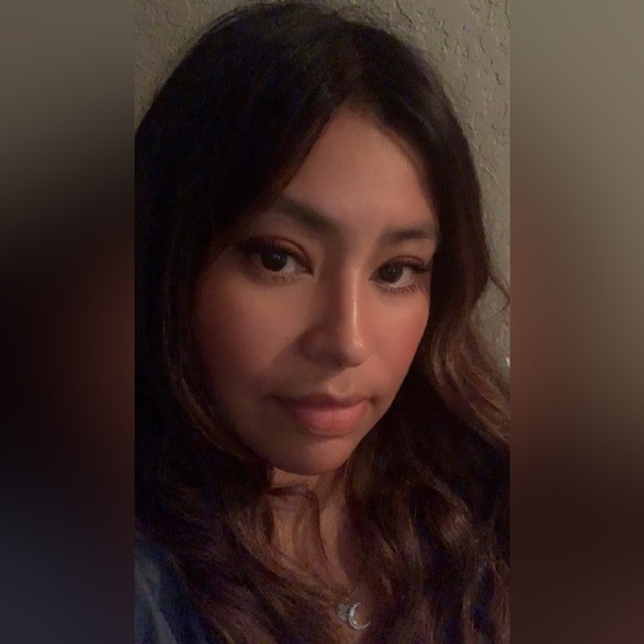 Profile Photo of Araceli Espinoza (@cheli1980) on Poshmark