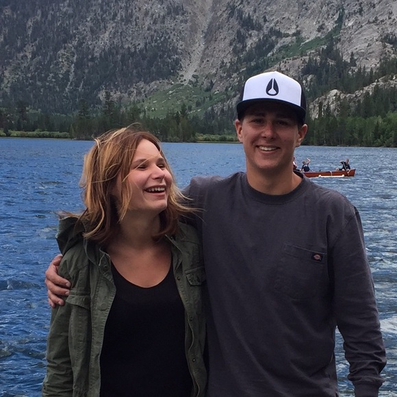 Profile Picture of Naomi Pivaroff (@naomi_piv) on Poshmark