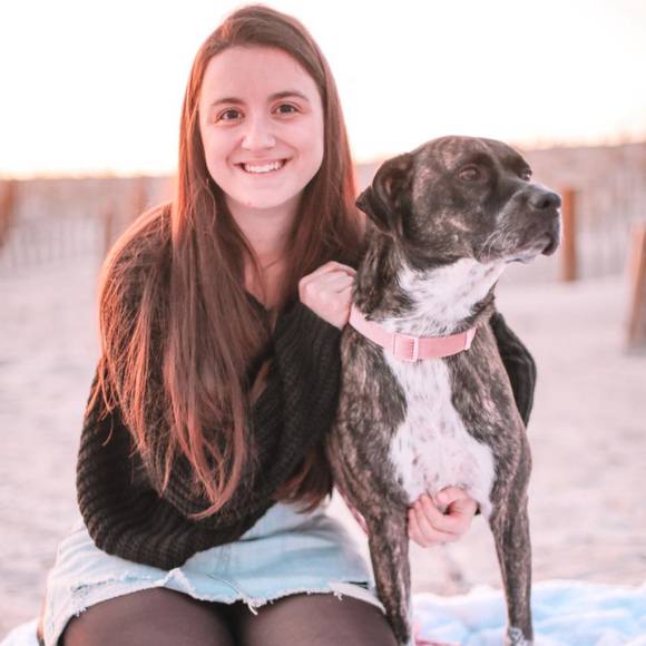 Profile Picture of Angelina Bottone (@lina_bottone) on Poshmark