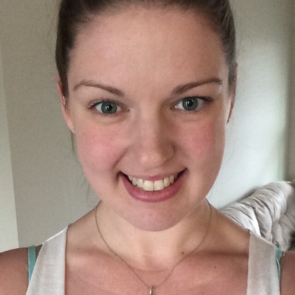 Amanda Chomenko - Poshmark Profile Picture of Amanda Chomenko (@amanda21089) on Poshmark