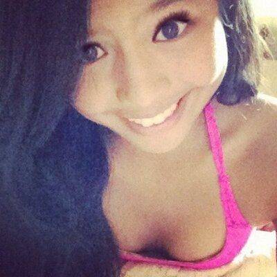 Profile Picture of Julia Chau (@julia_love2018) on Twitter