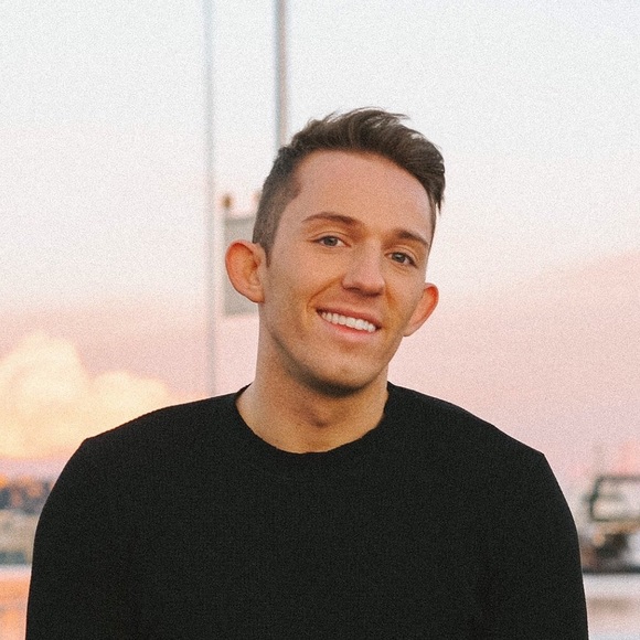 Profile Picture of Trevor Chapman (@trevsc) on Poshmark