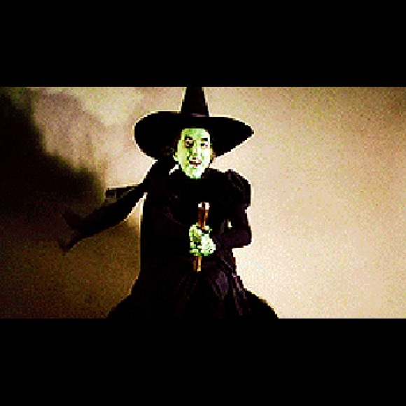 Profile Picture of Maria Emmons (@riaemmons) on Poshmark