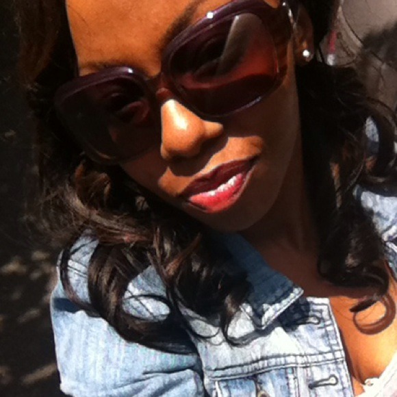 Profile Picture of Kyonda Walls (@kyonda) on Poshmark