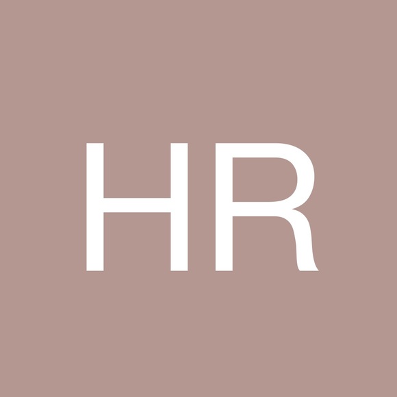 Profile Picture of Hetty Reilly (@hettyreilly) on Poshmark