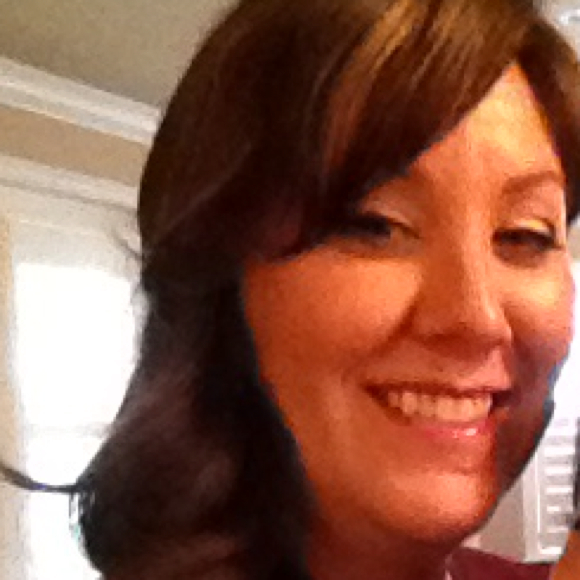 Profile Picture of Alisa Droessler (@smalisa) on Poshmark