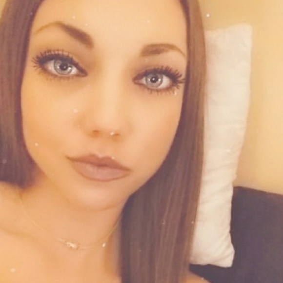 Whitney Head - Poshmark Profile Picture of Whitney Head (@sugarbritches23) on Poshmark