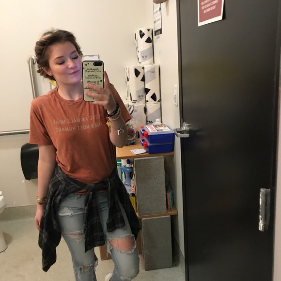 Profile Picture of Haleigh Curylo (@hales_bales4511) on Poshmark
