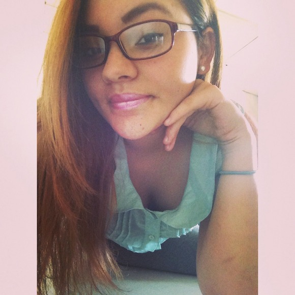 Profile Picture of Debbie Pinto (@debbieep1) on Poshmark