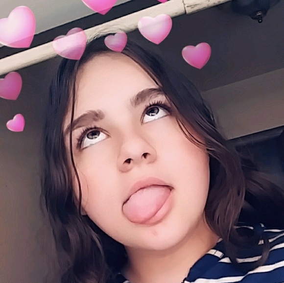 Profile Picture of Miranda Milligan (@mirand1n1) on Poshmark