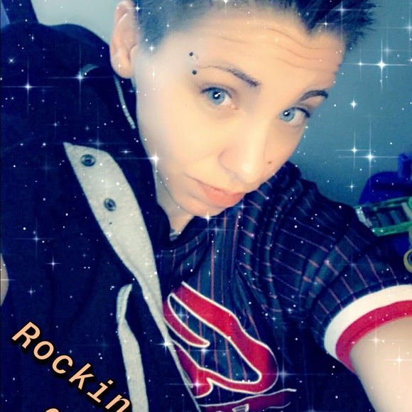 Profile Picture of Rachael Milczewski (@raeski729) on Poshmark