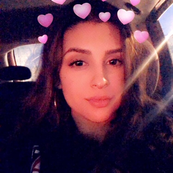 Profile Picture of Gisell Gonzalez (@genoveva00) on Poshmark
