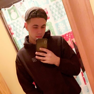 Profile Picture of Andrew Angell (@D_angell8) on Twitter
