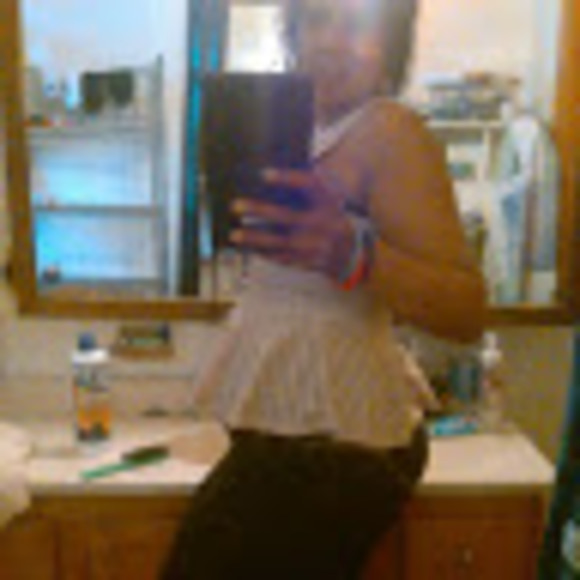 Profile Picture of Theresa Curtis (@curtistheresa44) on Poshmark