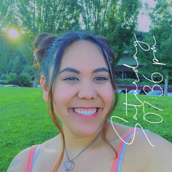 Profile Picture of Lorrie Dashnea (@ldashnea) on Poshmark