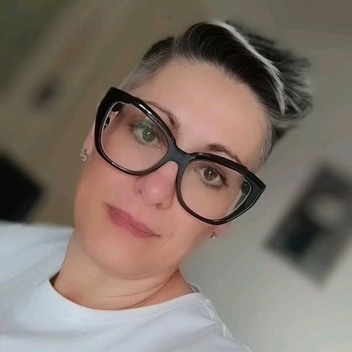Profile Picture of lorikappe (@lorikappe) on Tiktok