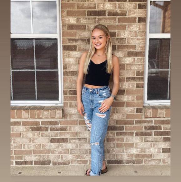 Profile Picture of Alexis Reeser (@alexisreeser) on Poshmark