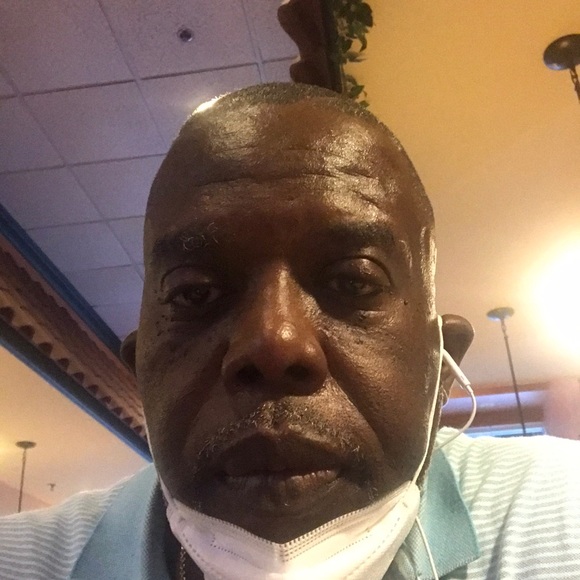 Profile Picture of Mark Winborne (@mkwinborne) on Poshmark