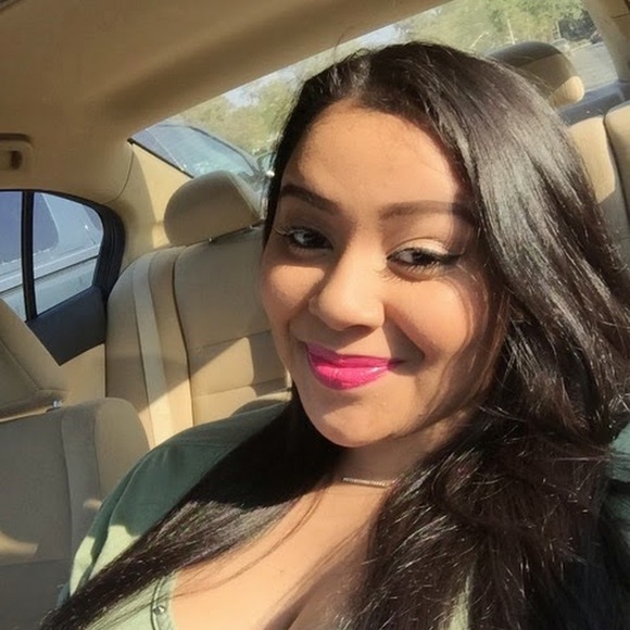 Profile Picture of Amber Stibitz (@stibitza) on Poshmark