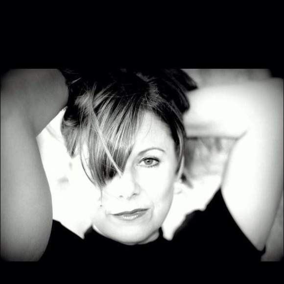 Profile Picture of Lisa Royals (@lisaroyals) on Poshmark