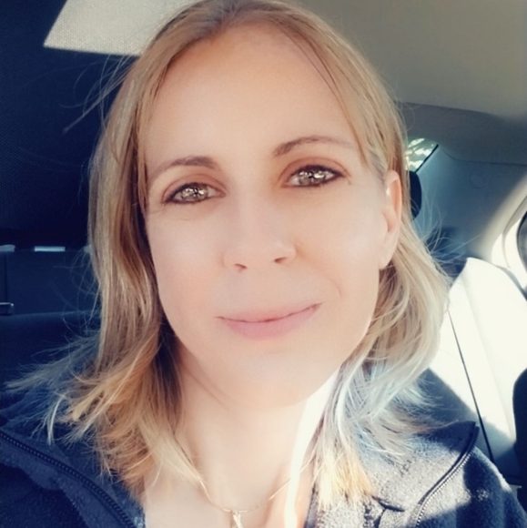 Profile Picture of Andrea Luciw (@tazz1678) on Poshmark