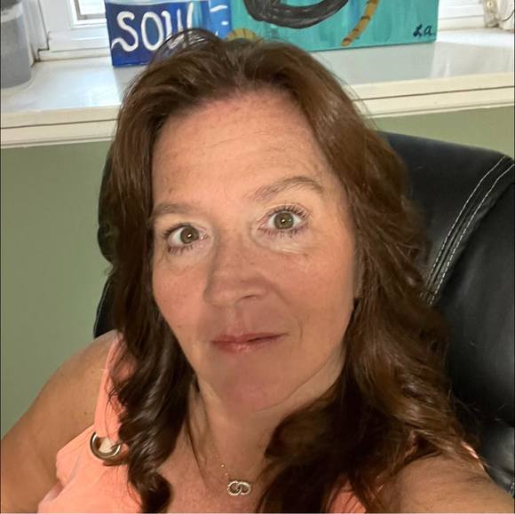 Profile Picture of Lisa Mignemi abramowitz (@lisaannfashions) on Poshmark