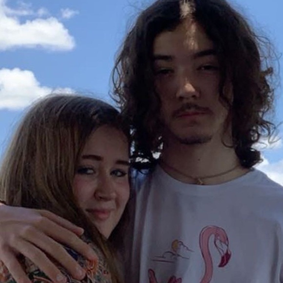 Profile Picture of Lysette Auvil (@lysette_auvil) on Poshmark