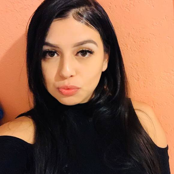 Profile Picture of Kimberly Pichardo (@kimberlytrill) on Poshmark