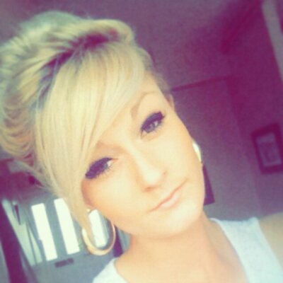 Profile Picture of Tina Callaghan (@TinaLou89) on Twitter