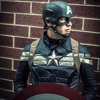 Profile Picture of Stephen Herron (@InvictusCosplay) on Twitter