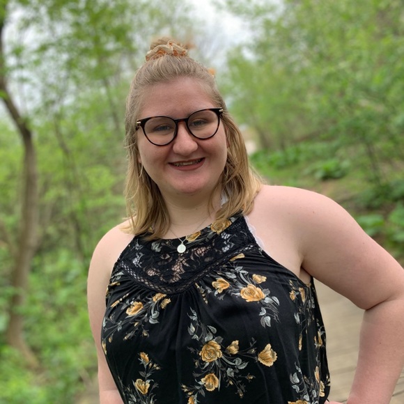 Profile Picture of Emily Piwko (@emilypiwko) on Poshmark