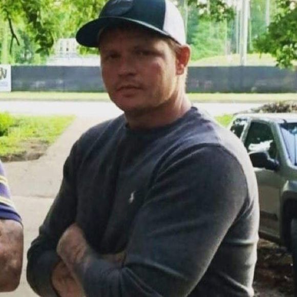 Profile Picture of Cameron Humphrey (@cameronhumph689) on Poshmark