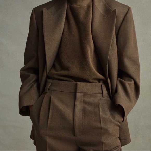 Profile Picture of Ameena Adeyemo (@ameenaadeyemo) on Poshmark