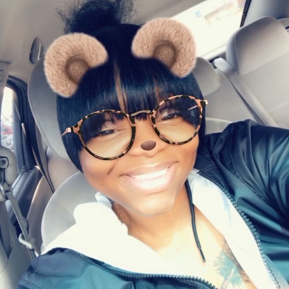 Profile Picture of Shawntell Williams (@27_561) on Poshmark