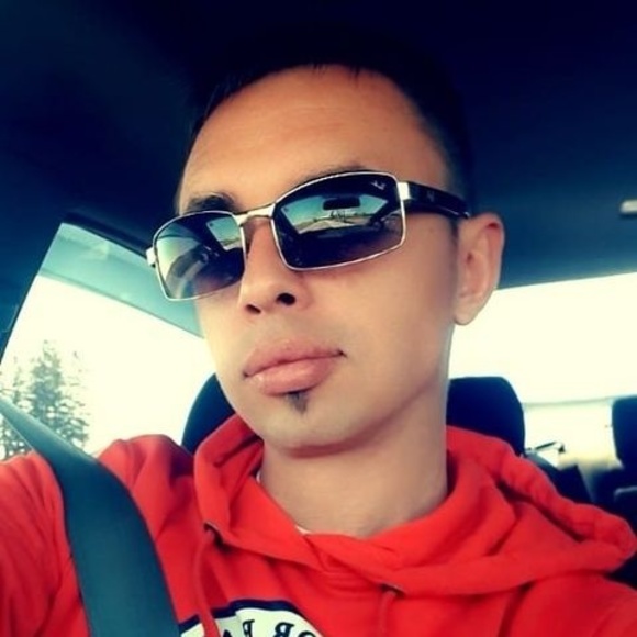 Profile Picture of John Gibson (@johnbraun81) on Poshmark